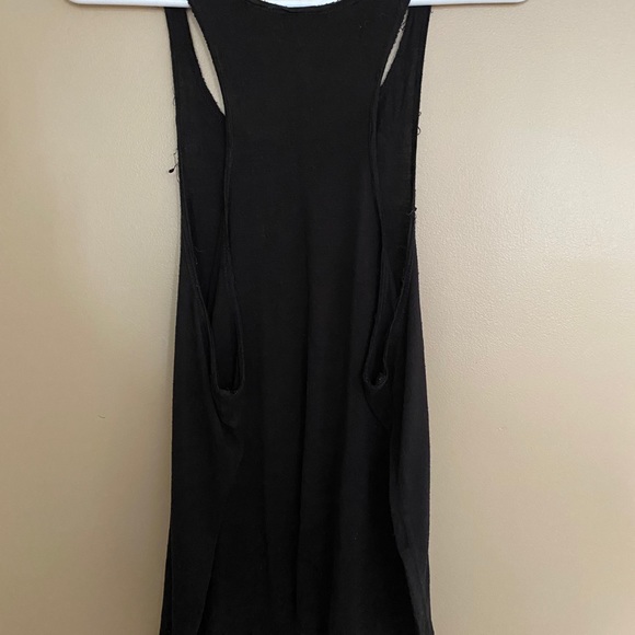 Black tank - Picture 2 of 3